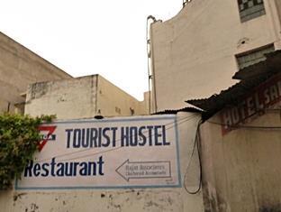 Radiant Ymca Tourist Hostel Varanasi Esterno foto